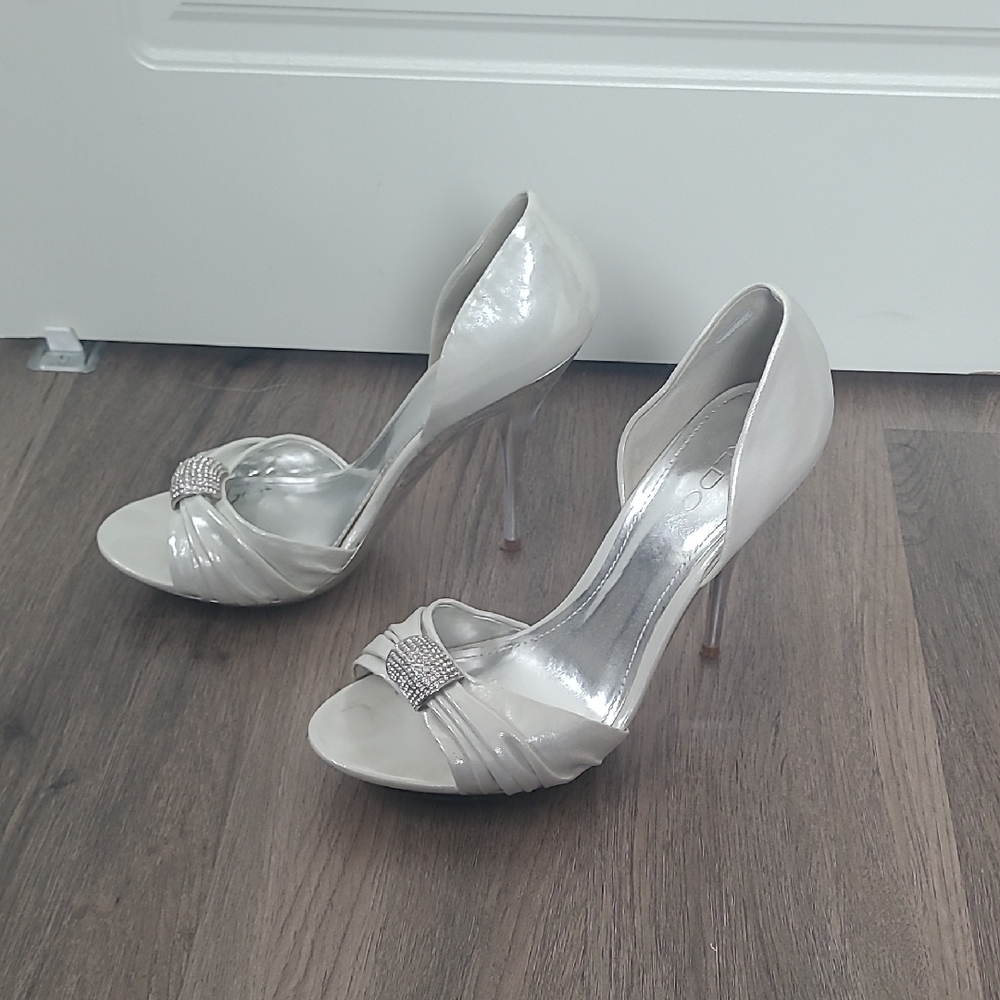 Aldo Silver Peep-Toe Heels Size 9